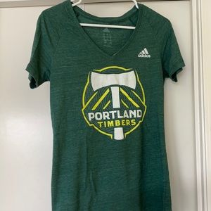 Women’s Large V neck Timber’s tee